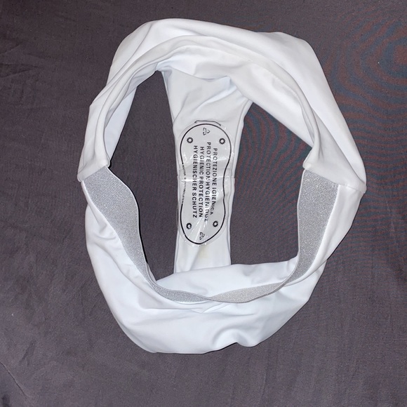 Cupshe white bikini with silver embellishments along waistband and top, size s - Picture 3 of 3